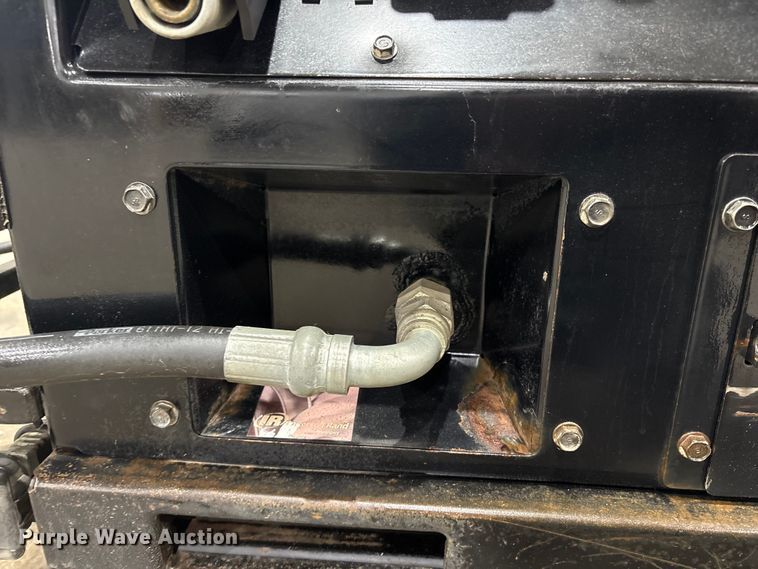 image for item EI5688 2012 Miller Big Blue 600 Air Pak welder/generator