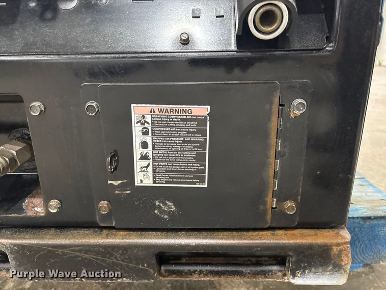 image for item EI5688 2012 Miller Big Blue 600 Air Pak welder/generator