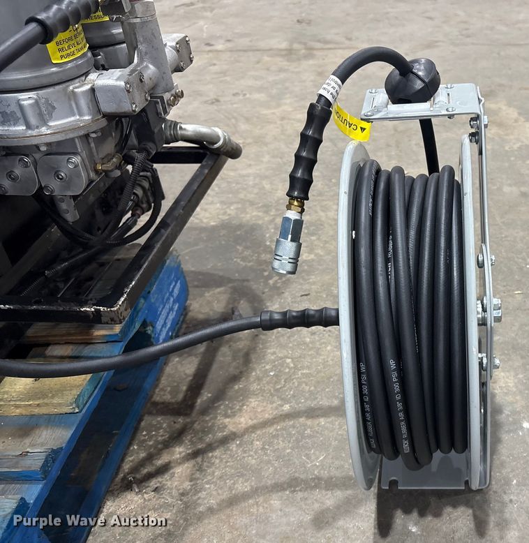 image for item EI5688 2012 Miller Big Blue 600 Air Pak welder/generator