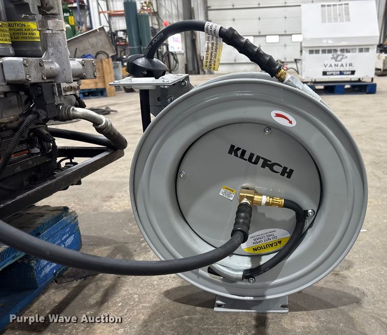 image for item EI5688 2012 Miller Big Blue 600 Air Pak welder/generator