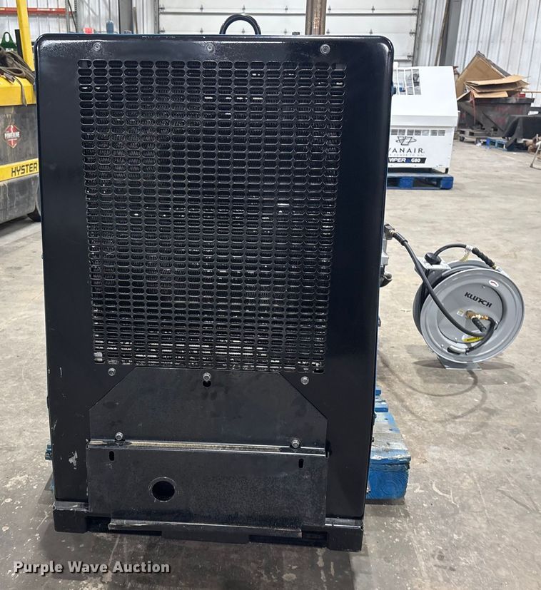 image for item EI5688 2012 Miller Big Blue 600 Air Pak welder/generator