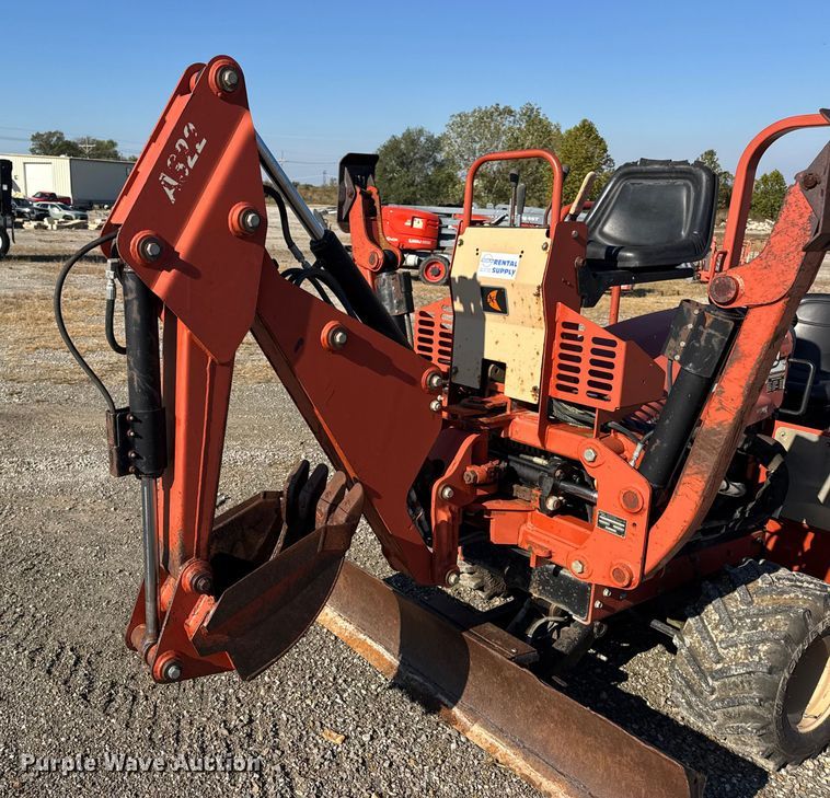 image for item EN0652 2007 Ditch Witch RT40 trencher