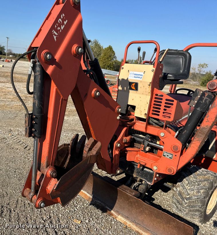 image for item EN0652 2007 Ditch Witch RT40 trencher