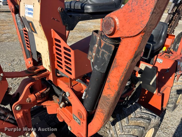 image for item EN0652 2007 Ditch Witch RT40 trencher