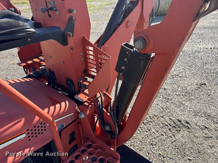 image for item EN0652 2007 Ditch Witch RT40 trencher