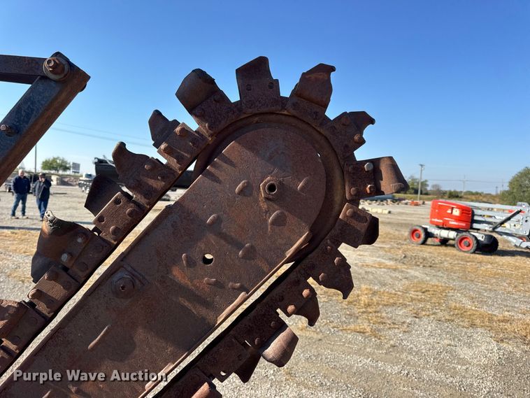 image for item EN0652 2007 Ditch Witch RT40 trencher