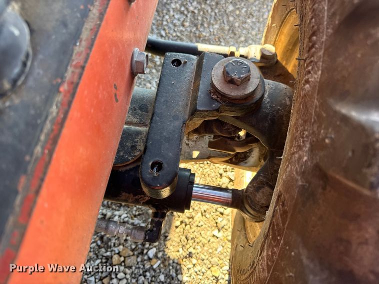 image for item EN0652 2007 Ditch Witch RT40 trencher