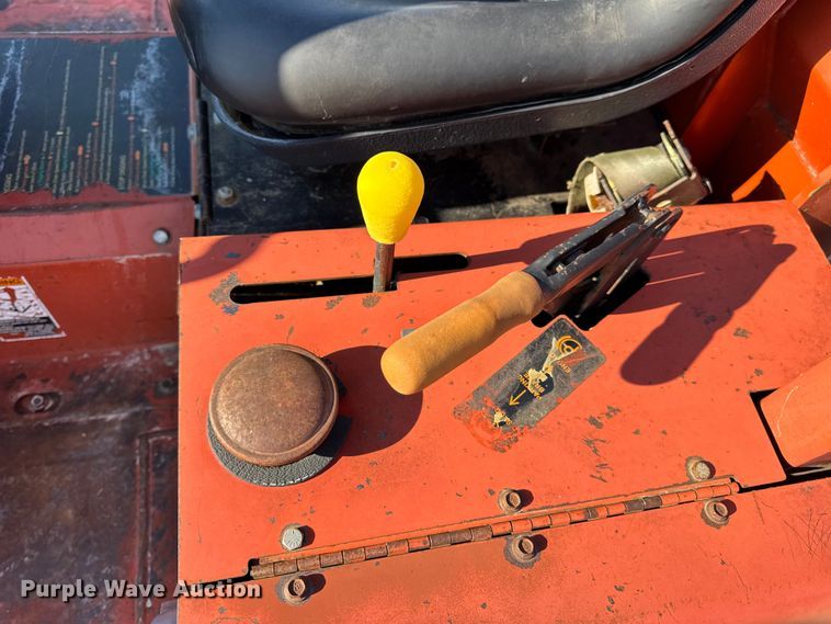 image for item EN0652 2007 Ditch Witch RT40 trencher