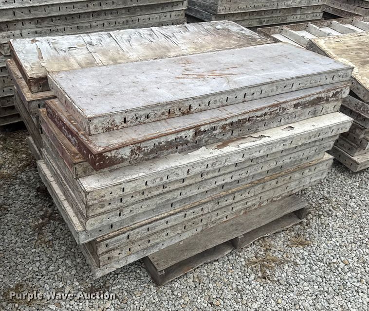 image for item EN0795 Approximately 200 concrete forms