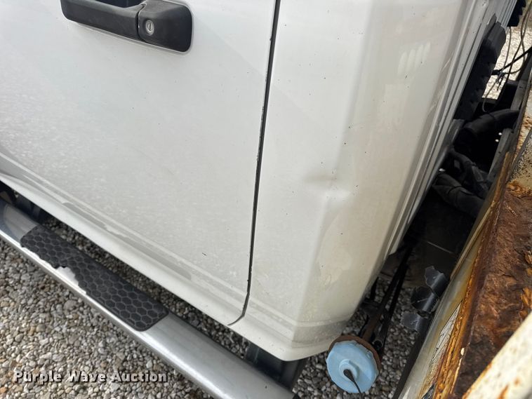 image for item EN0798 2015 RAM 5500 utility / service truck