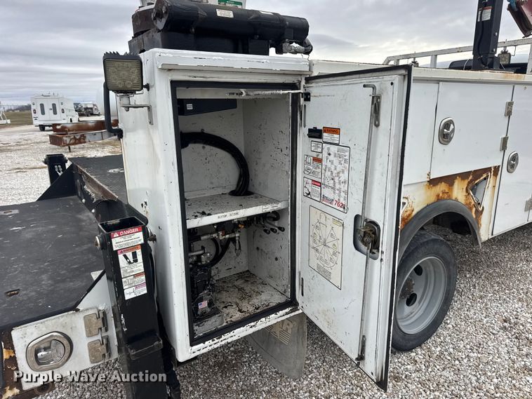 image for item EN0798 2015 RAM 5500 utility / service truck