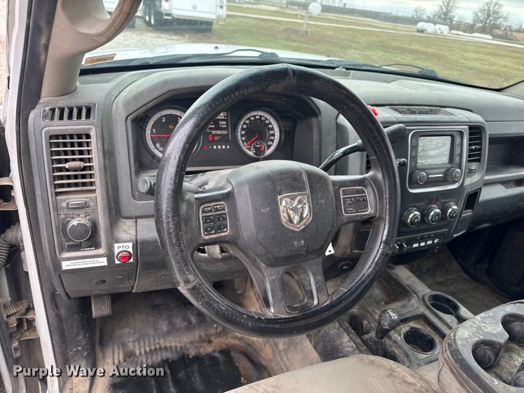 image for item EN0798 2015 RAM 5500 utility / service truck