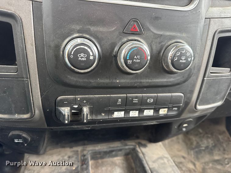 image for item EN0798 2015 RAM 5500 utility / service truck