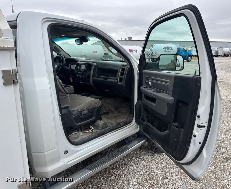 image for item EN0798 2015 RAM 5500 utility / service truck