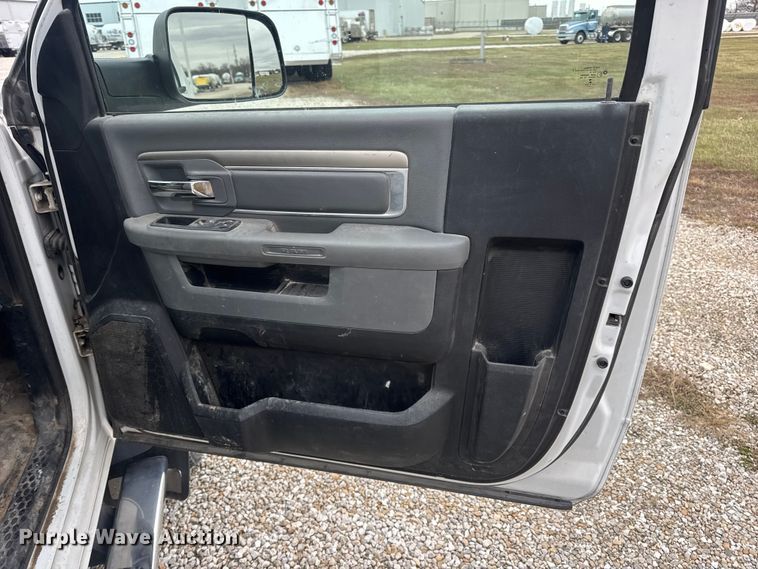 image for item EN0798 2015 RAM 5500 utility / service truck