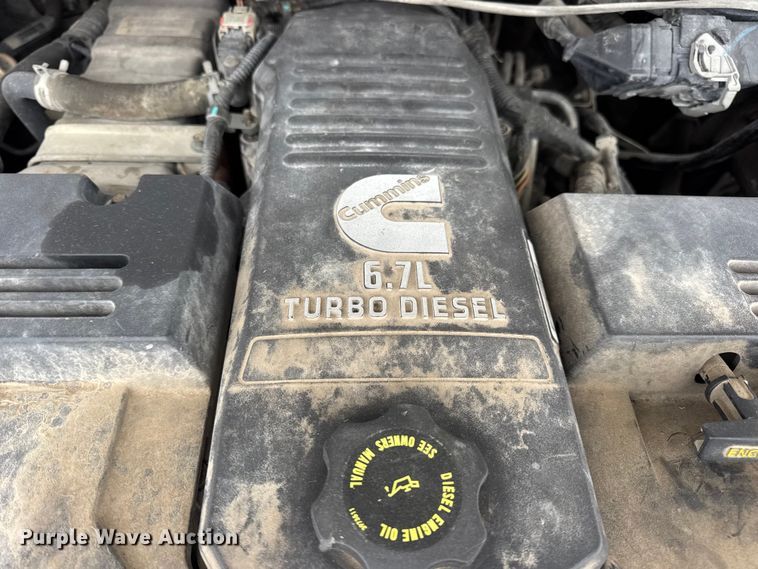 image for item EN0798 2015 RAM 5500 utility / service truck