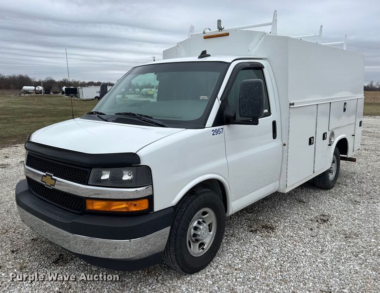image for item EN0799 2018 Chevrolet Express G3500 utility van