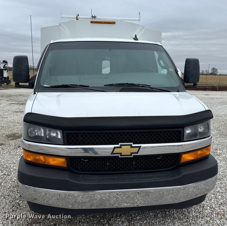 image for item EN0799 2018 Chevrolet Express G3500 utility van