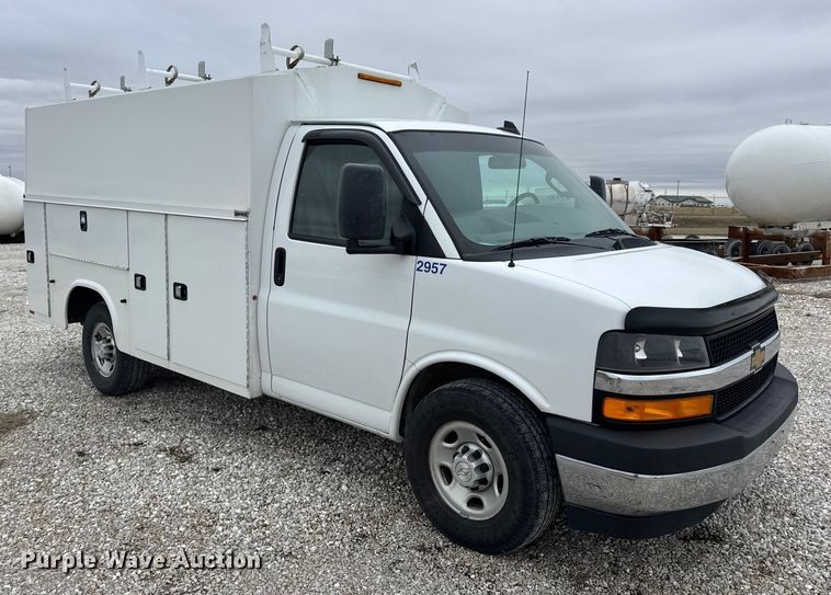 image for item EN0799 2018 Chevrolet Express G3500 utility van