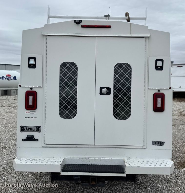 image for item EN0799 2018 Chevrolet Express G3500 utility van