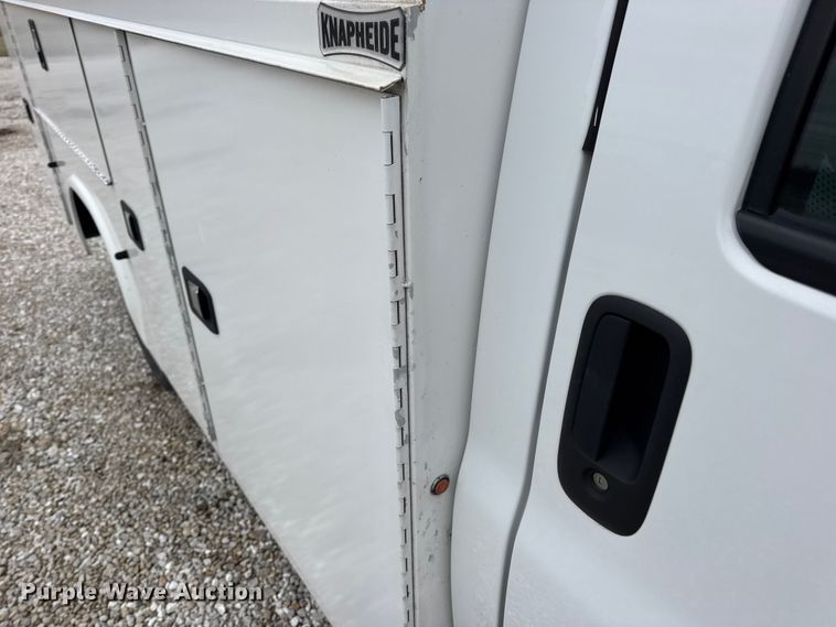 image for item EN0799 2018 Chevrolet Express G3500 utility van