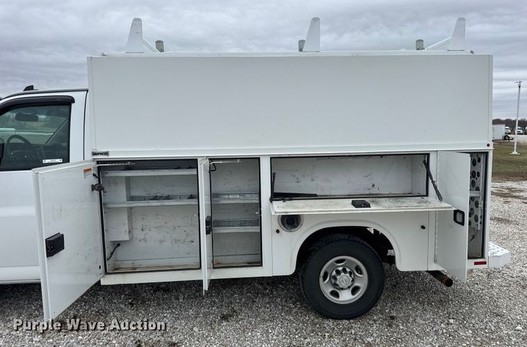 image for item EN0799 2018 Chevrolet Express G3500 utility van