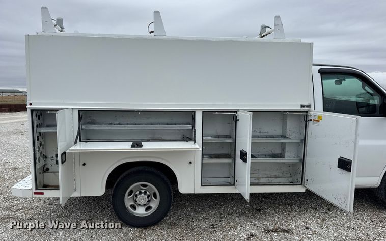 image for item EN0799 2018 Chevrolet Express G3500 utility van