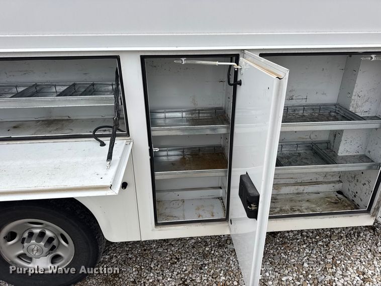 image for item EN0799 2018 Chevrolet Express G3500 utility van