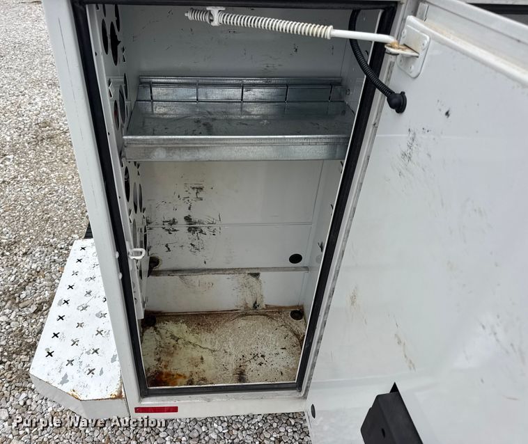 image for item EN0799 2018 Chevrolet Express G3500 utility van