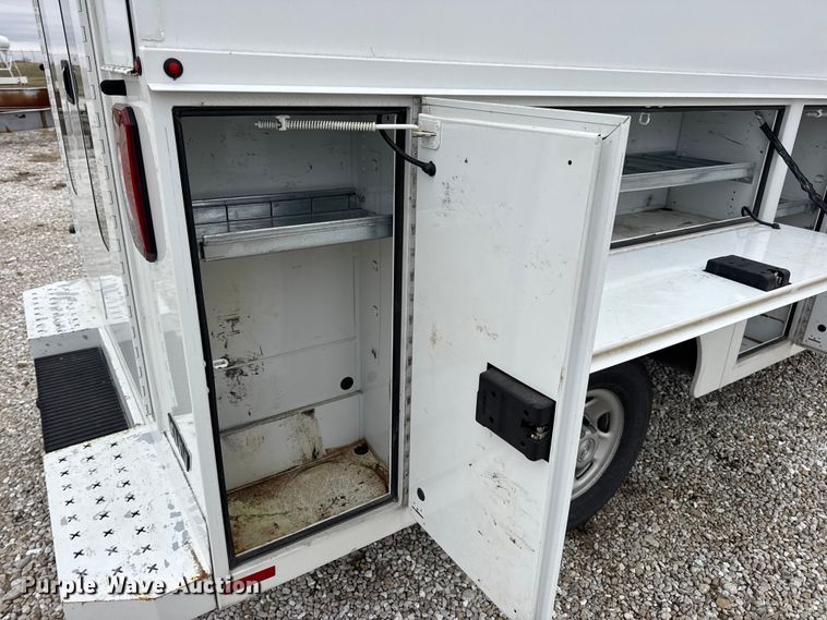 image for item EN0799 2018 Chevrolet Express G3500 utility van