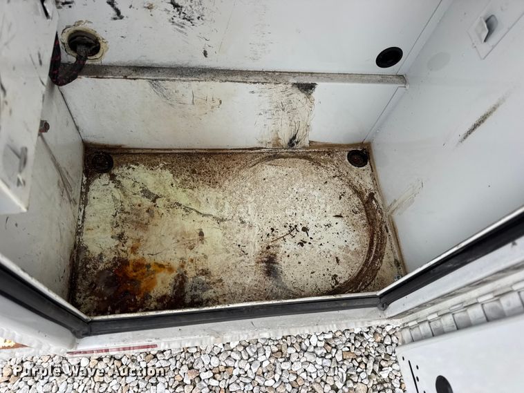 image for item EN0799 2018 Chevrolet Express G3500 utility van