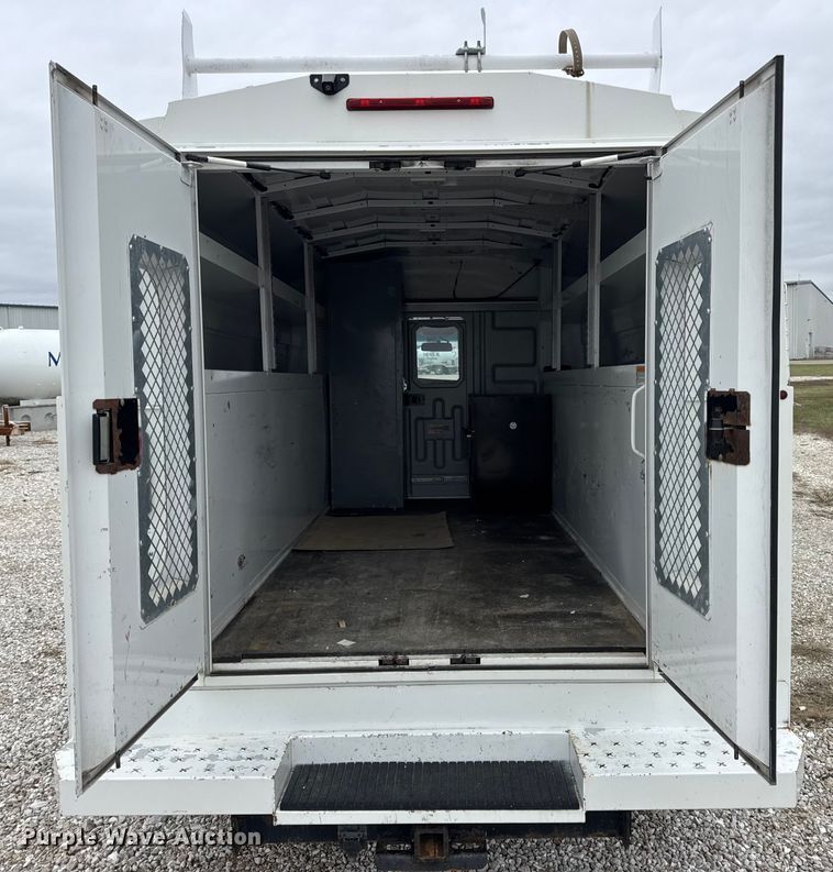 image for item EN0799 2018 Chevrolet Express G3500 utility van