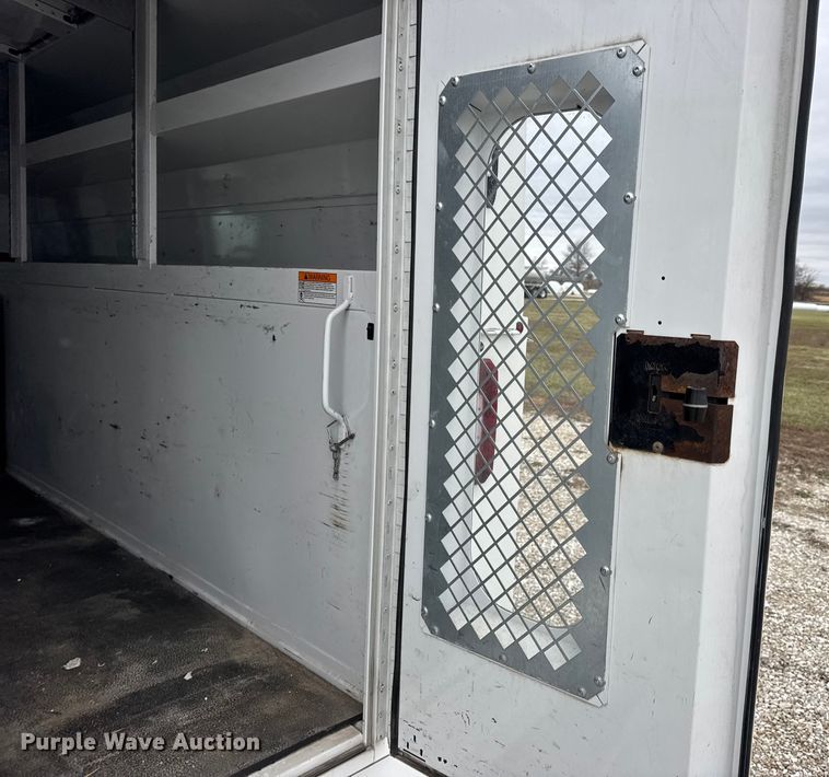 image for item EN0799 2018 Chevrolet Express G3500 utility van