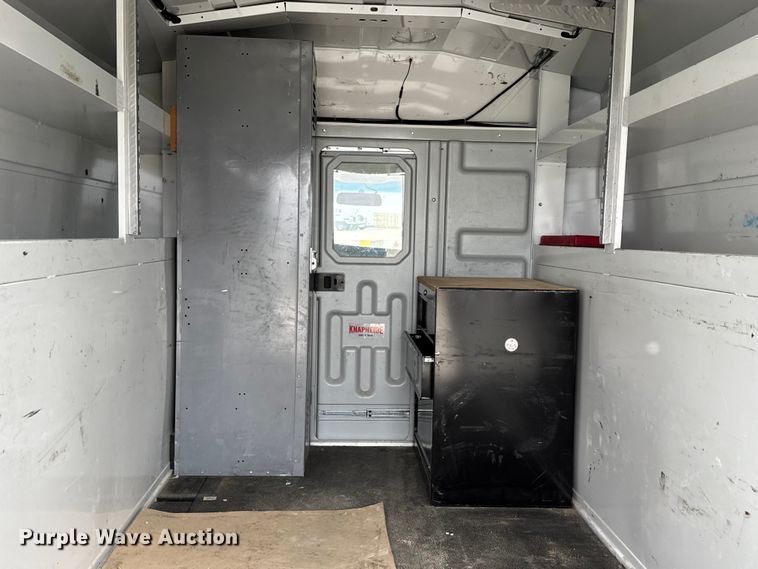 image for item EN0799 2018 Chevrolet Express G3500 utility van