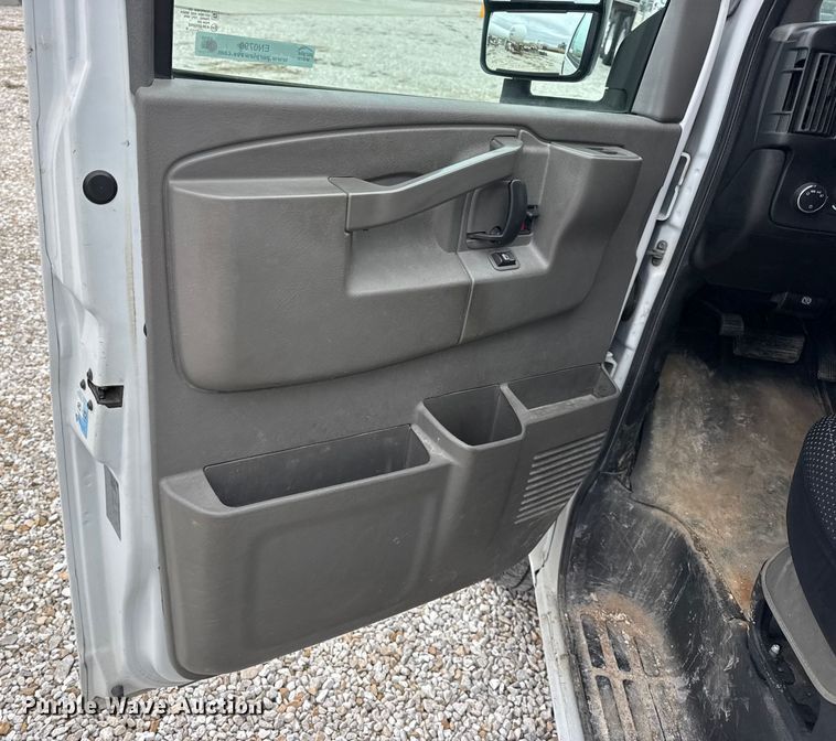 image for item EN0799 2018 Chevrolet Express G3500 utility van