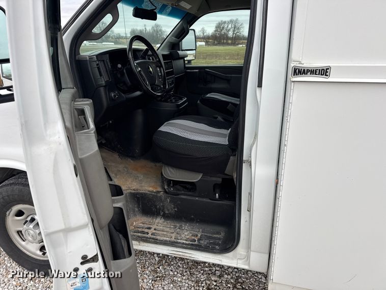 image for item EN0799 2018 Chevrolet Express G3500 utility van