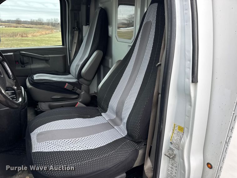 image for item EN0799 2018 Chevrolet Express G3500 utility van