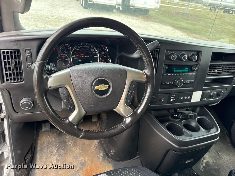 image for item EN0799 2018 Chevrolet Express G3500 utility van