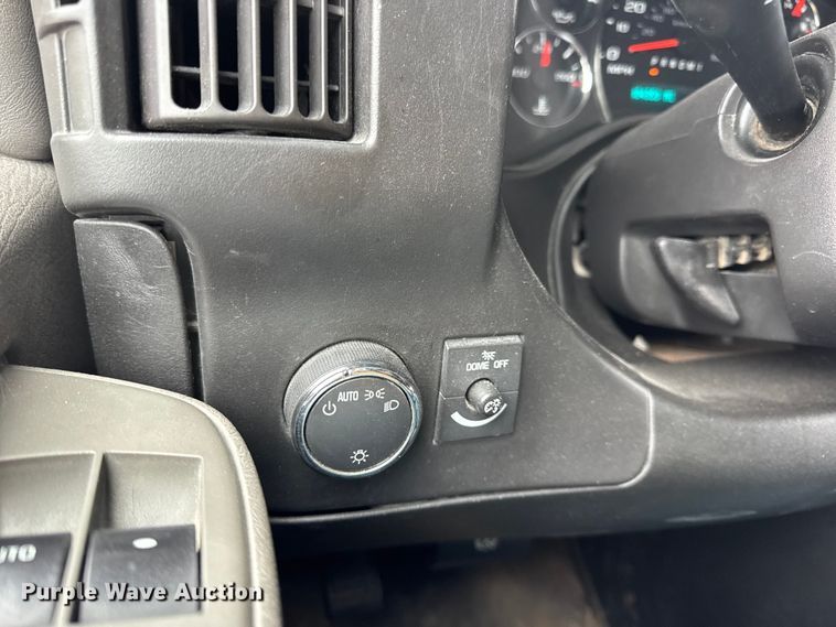 image for item EN0799 2018 Chevrolet Express G3500 utility van