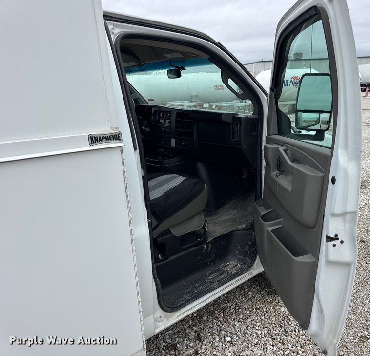 image for item EN0799 2018 Chevrolet Express G3500 utility van
