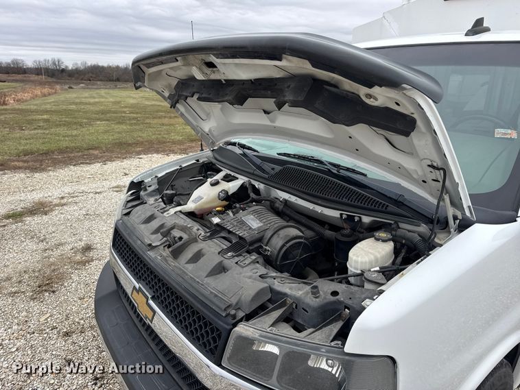 image for item EN0799 2018 Chevrolet Express G3500 utility van