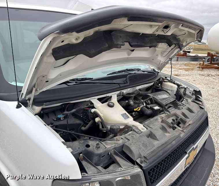 image for item EN0799 2018 Chevrolet Express G3500 utility van