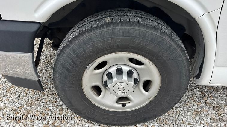 image for item EN0799 2018 Chevrolet Express G3500 utility van