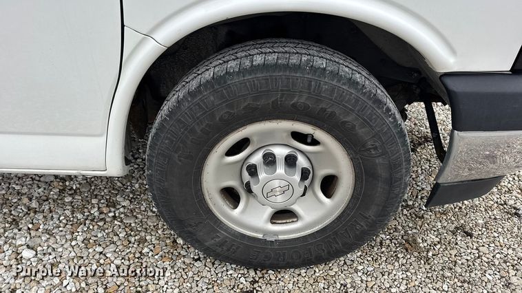 image for item EN0799 2018 Chevrolet Express G3500 utility van