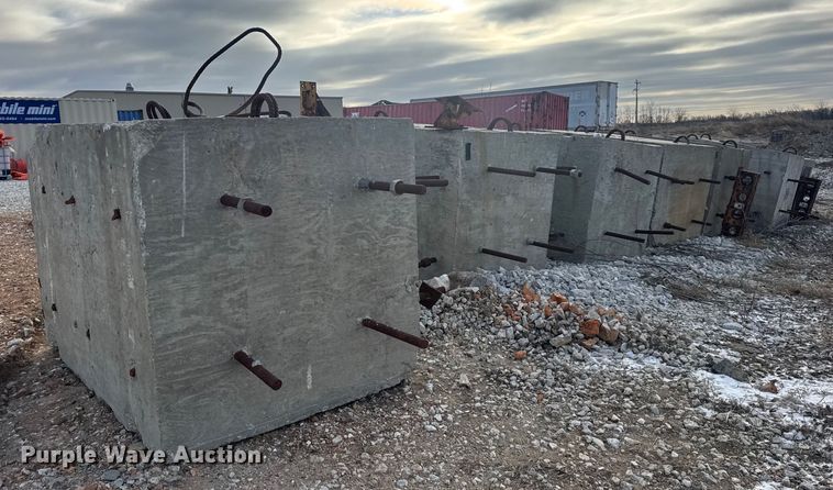 image for item EN0806 (19) concrete blocks