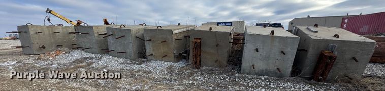 image for item EN0806 (19) concrete blocks