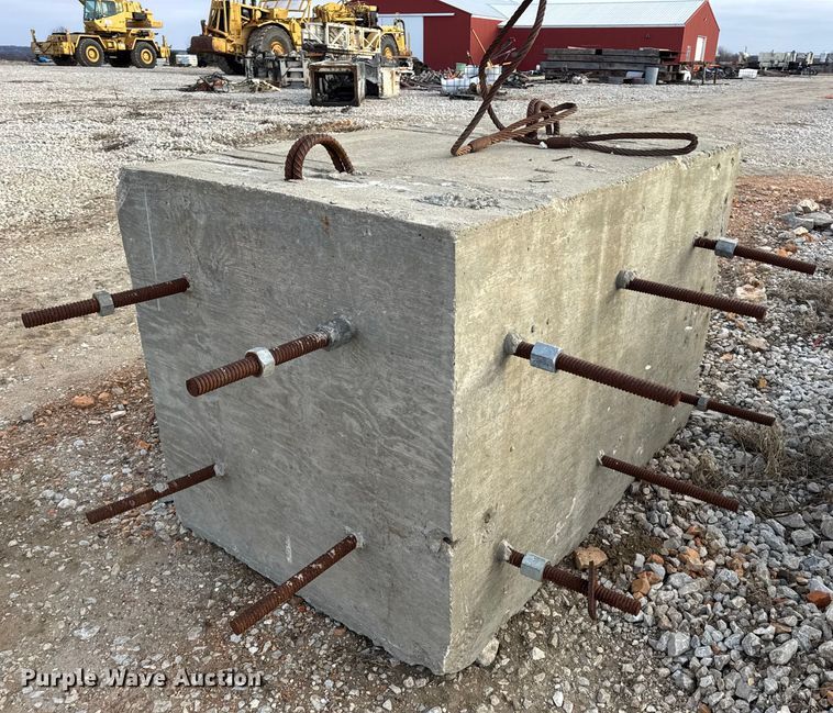 image for item EN0806 (19) concrete blocks
