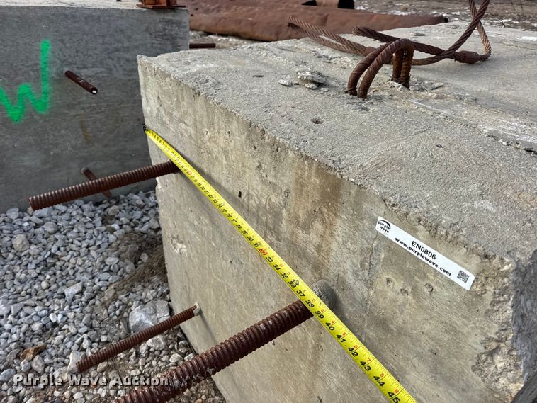 image for item EN0806 (19) concrete blocks