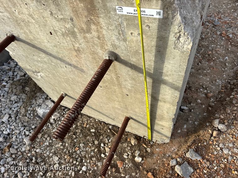 image for item EN0806 (19) concrete blocks