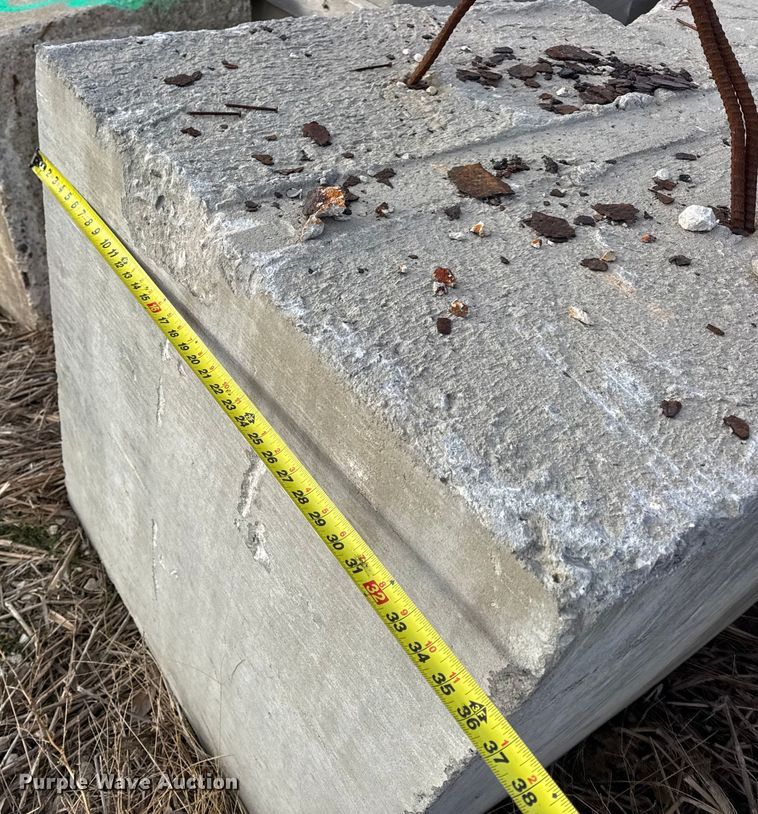 image for item EN0806 (19) concrete blocks